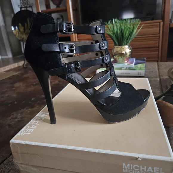 Michael Kors Elegant Black Strappy Heels - Picture 3 of 5
